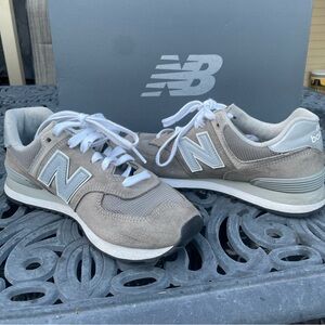 Size 9 - New Balance 574 Core Pack - Grey